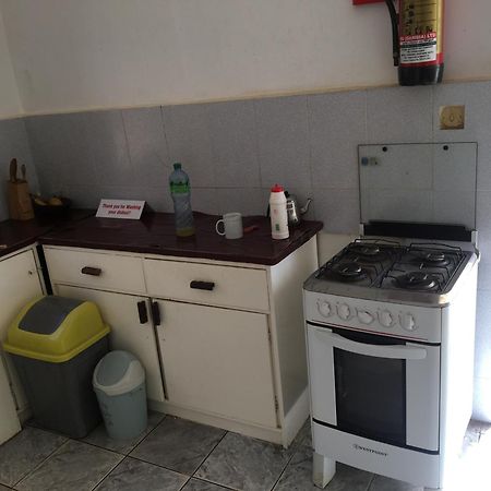 One World Village Guesthouse Bakau Екстер'єр фото