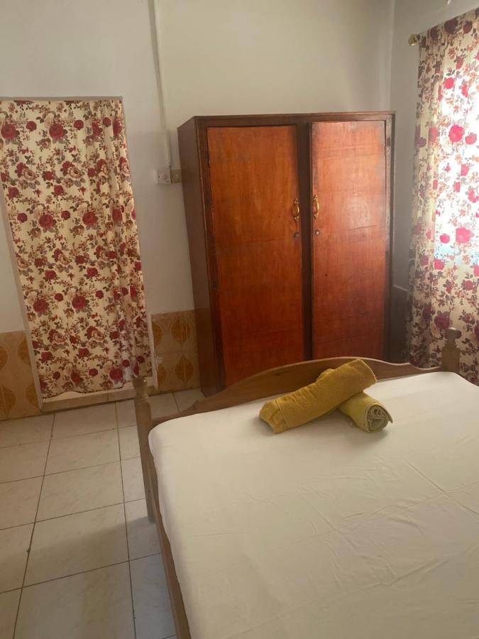 One World Village Guesthouse Bakau Екстер'єр фото