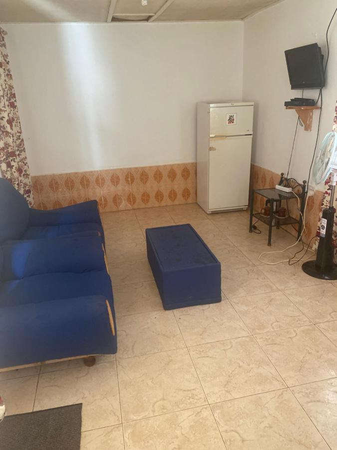 One World Village Guesthouse Bakau Екстер'єр фото