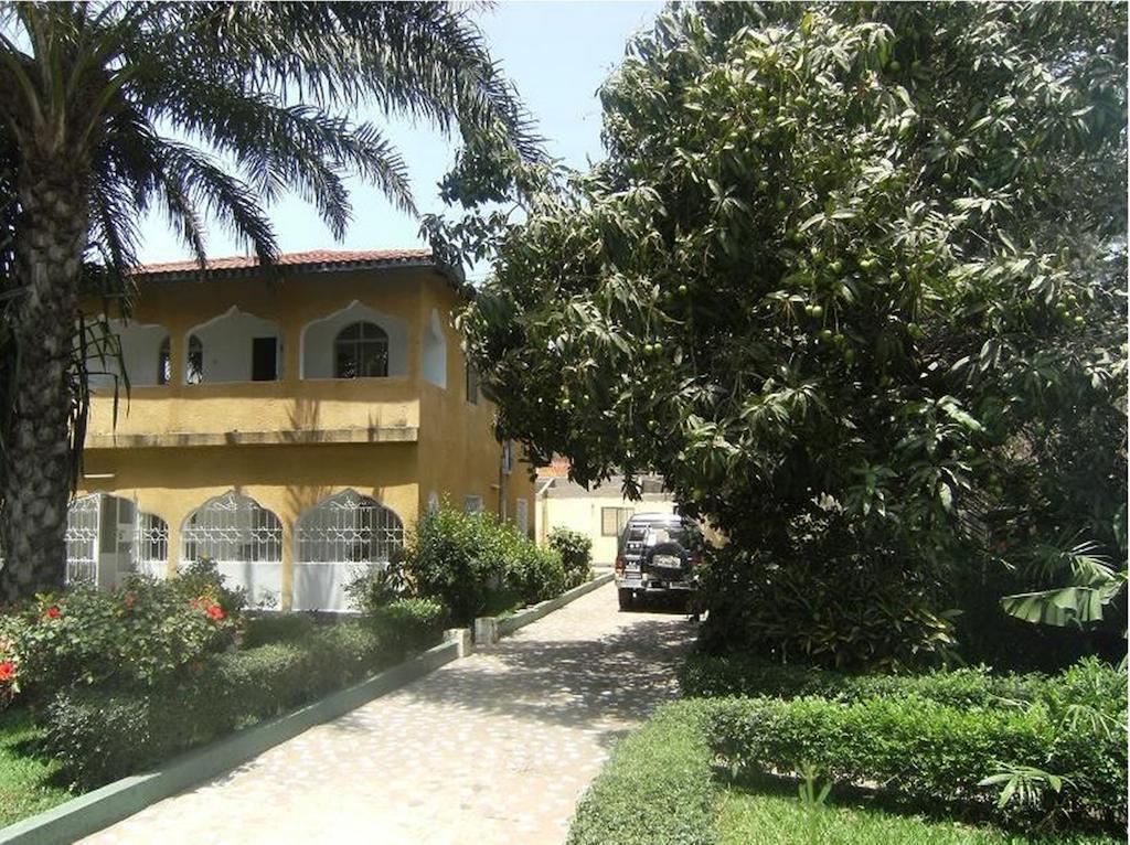 One World Village Guesthouse Bakau Екстер'єр фото