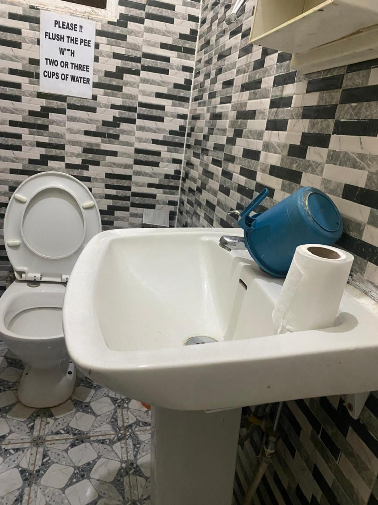 One World Village Guesthouse Bakau Екстер'єр фото