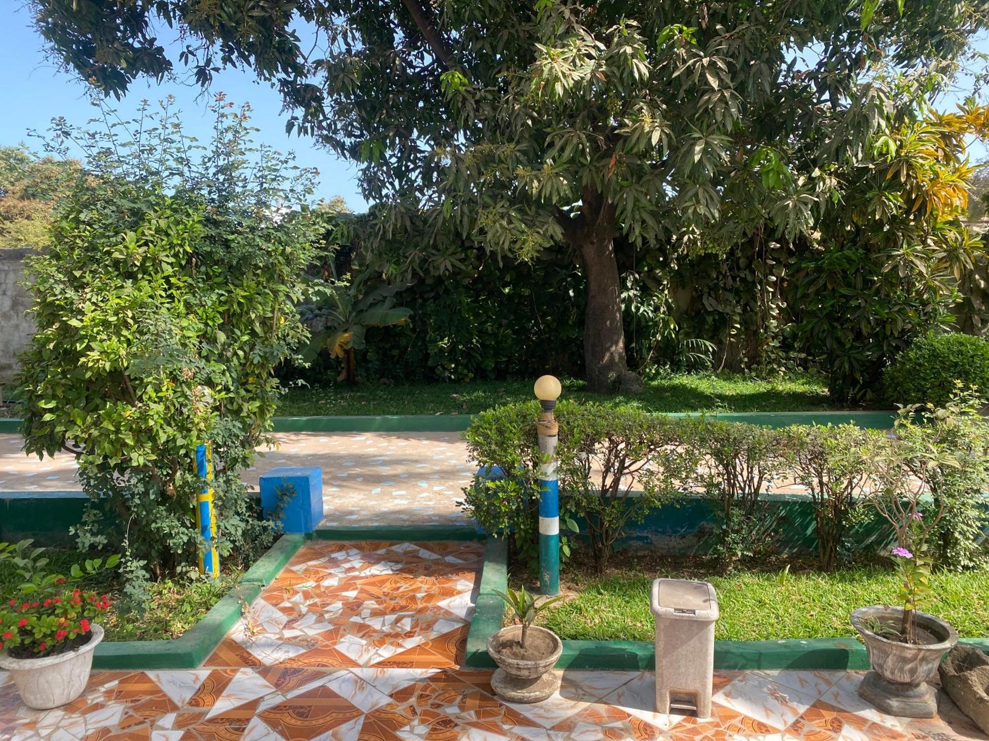 One World Village Guesthouse Bakau Екстер'єр фото