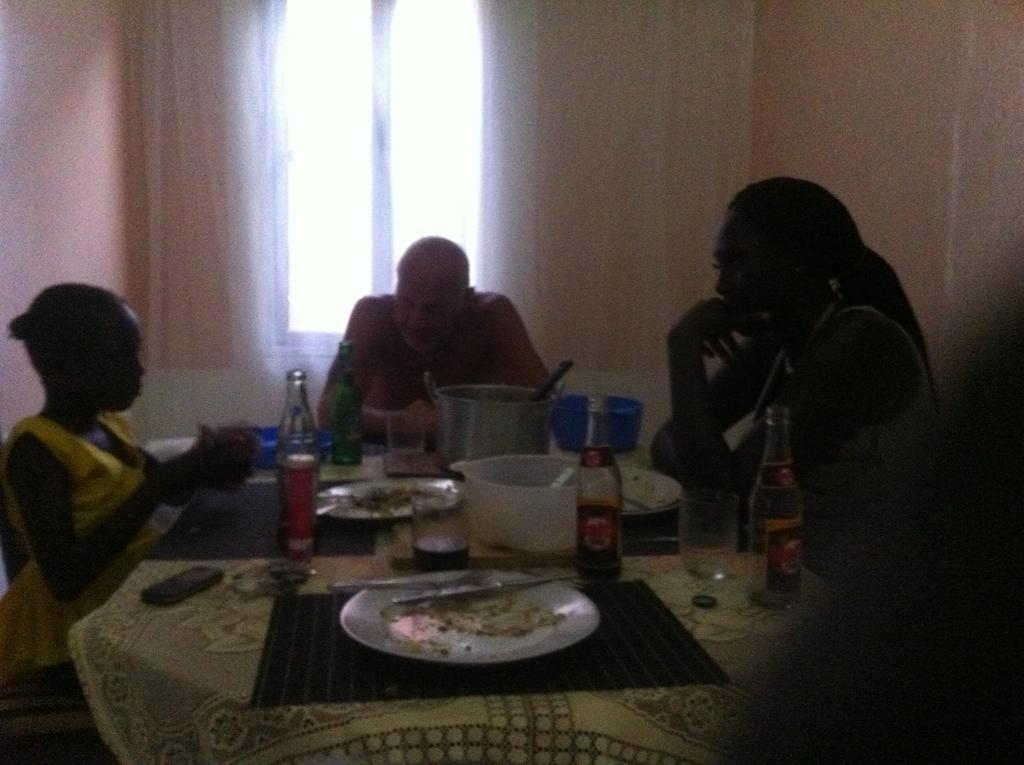 One World Village Guesthouse Bakau Екстер'єр фото