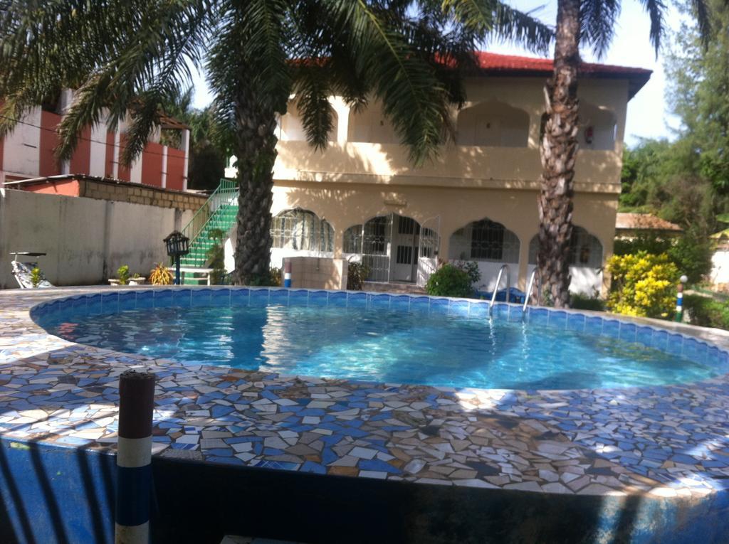 One World Village Guesthouse Bakau Екстер'єр фото