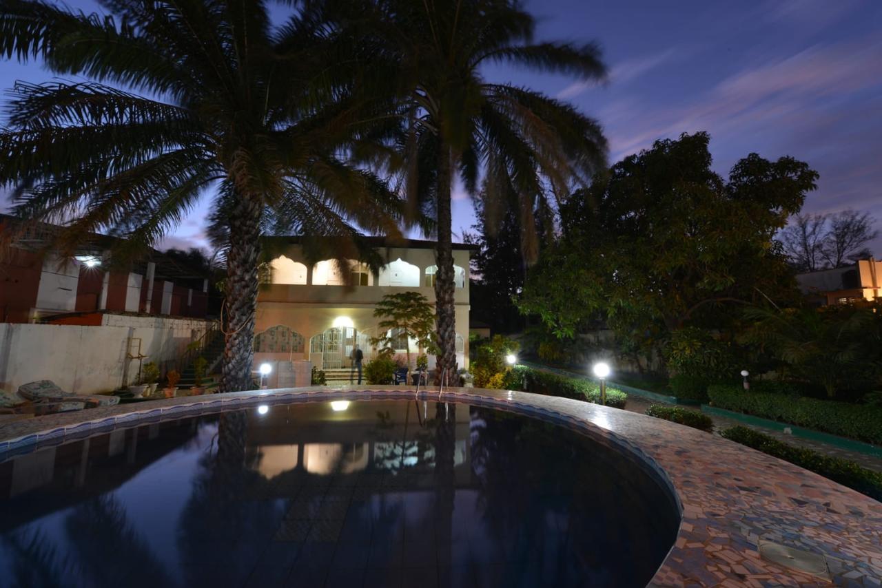 One World Village Guesthouse Bakau Екстер'єр фото