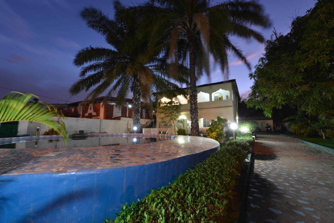 One World Village Guesthouse Bakau Екстер'єр фото