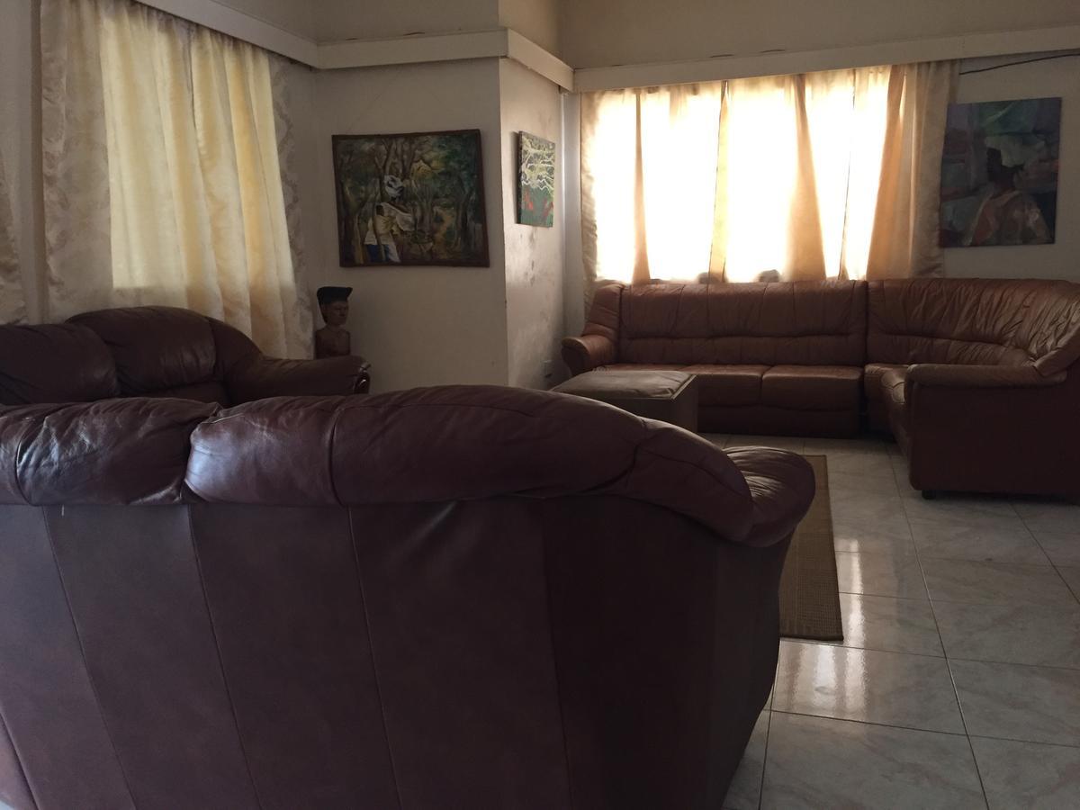 One World Village Guesthouse Bakau Екстер'єр фото